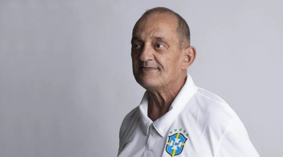 Treinador conquistou 5 Ligas Nacional de Futsal e 6 Libertadores