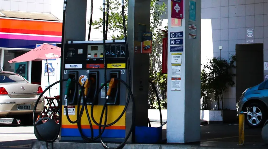 A gasolina A terá uma redução de R$ 0,14 o litro