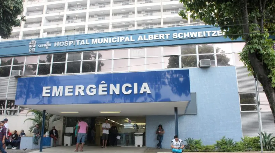 Vítima foi encaminhada para o Hospital Municipal Albert Schweitzer.