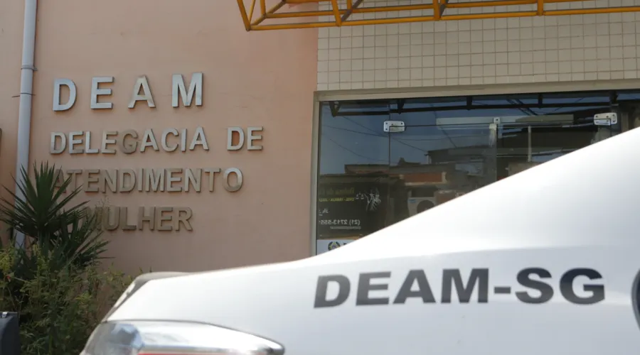O caso é investigado pela Delegacia de Atendimento à Mulher (DEAM) de São Gonçalo
