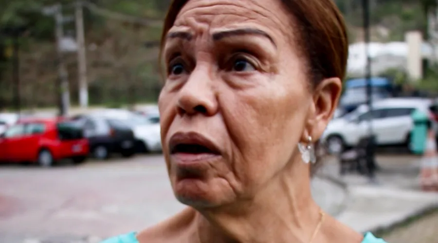 A aposentada Telma de Souza, de 67 anos, conta que gastos não condizem com valor pago