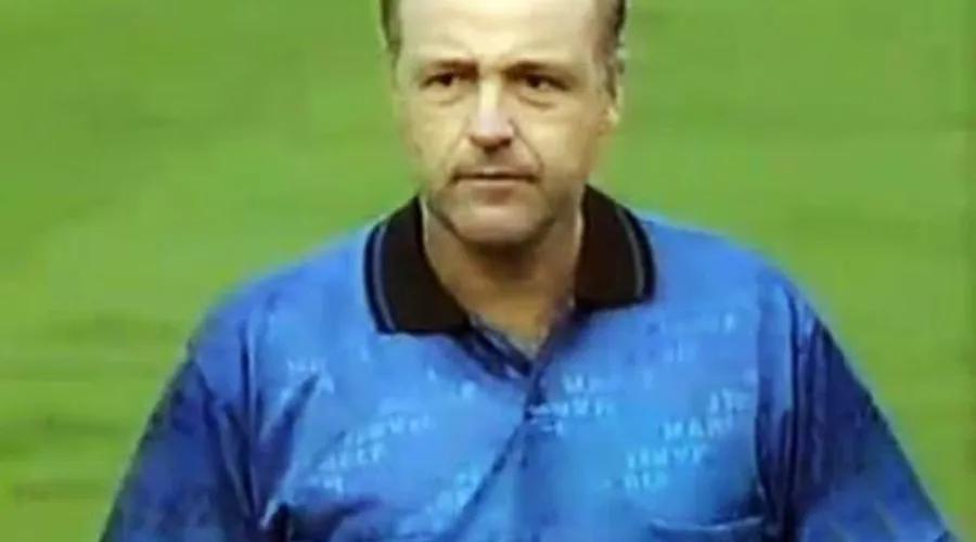 Léo Feldman apitou a final do Carioca de 1995 entre Fla x Flu, no gol de barriga do Renato Gaúcho, além da final de 2001, entre Flamengo e Vasco, no gol de falta do Petkovic
