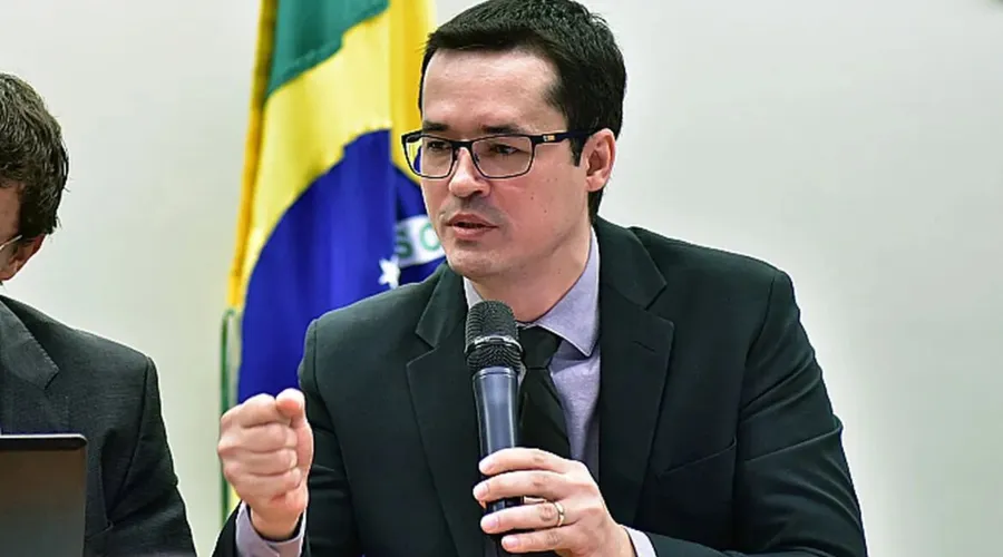 O caso foi parar no Supremo depois que o Tribunal Regional Eleitoral do Paraná (TRE-PR) decidiu dar a vaga ao PL (Partido Liberal)