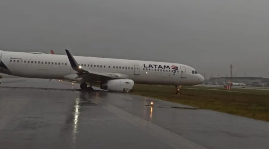 Avião só parou no gramado do aeroporto de Florianópolis