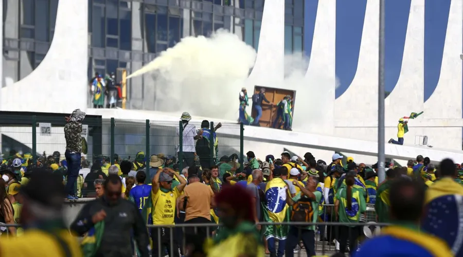 Bolsonaristas invadiram a praça dos Três Poderes no dia 8 de janeiro