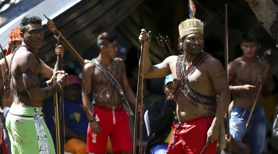 A terra indígena Yanomami é a maior do país, em extensão territorial, e sofre com a invasão de garimpeiros