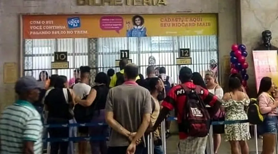 Posto na Central do Brasil oferece o cadastro aos passageiros