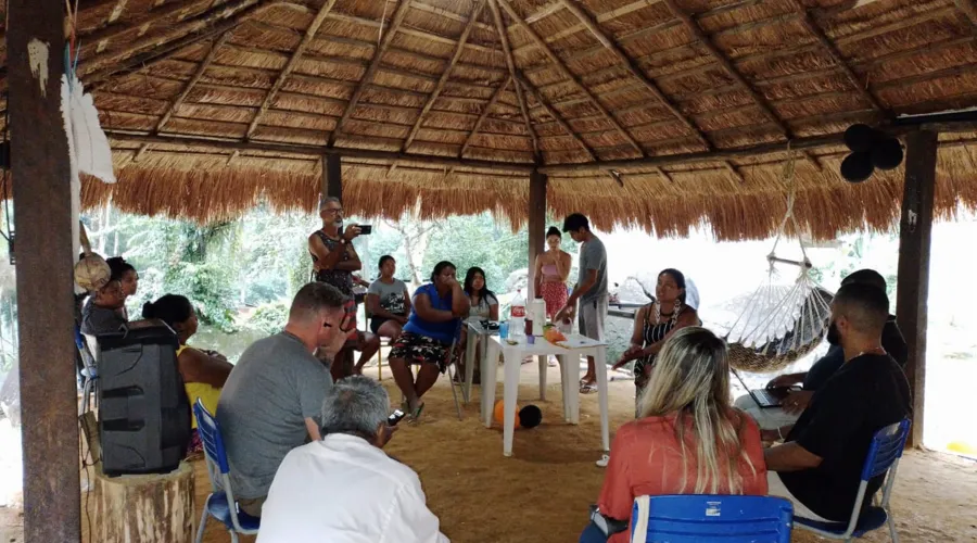 Indígenas, Polícia Militar e integrantes do Programa de Proteção de Defensores de Direitos Humanos (PPDDH), se reuniram  para tratar de assuntos da segurança da aldeia