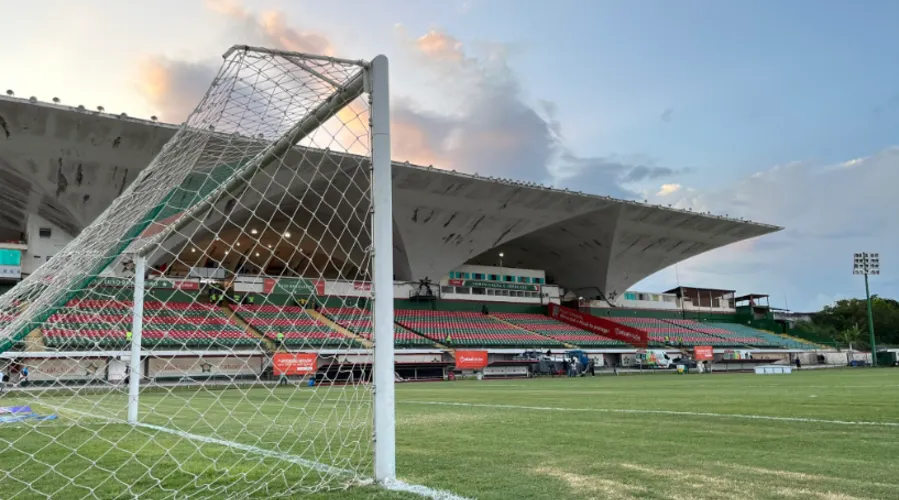 A bola rola às 19h30 (horário de Brasília) para Botafogo x Madureira, no estádio Luso Brasileiro, na Ilha do Governador