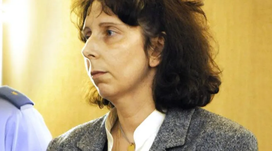 Genevieve Lhermitte durante seu julgamento