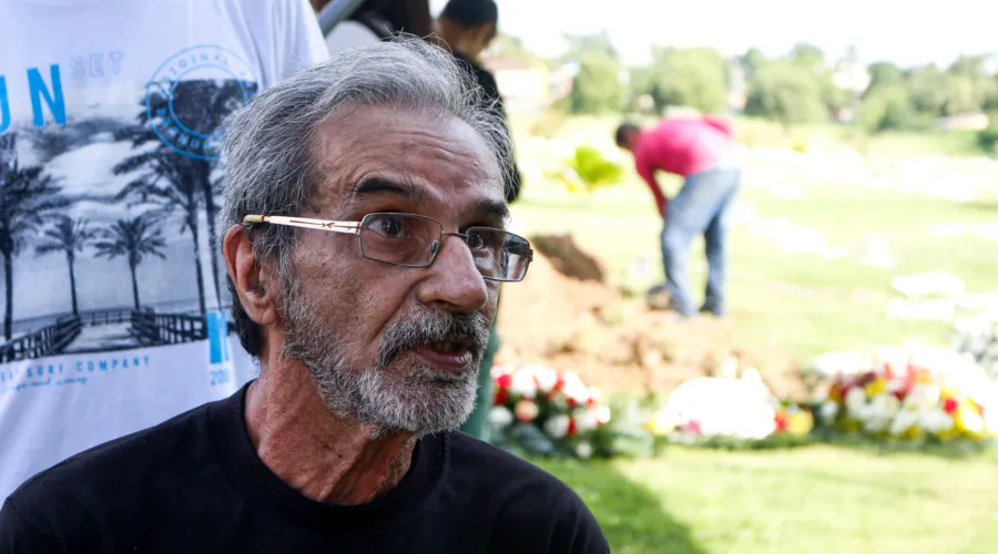 Antônio Carlos Fontes, de 78 anos, lamenta a morte do filho