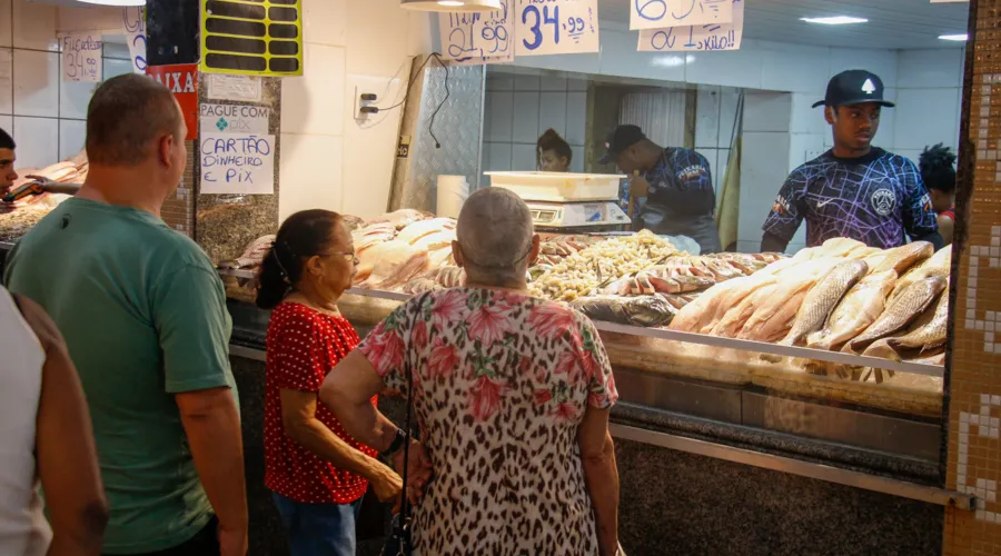 Mercado São Pedro na semana santa encheu de consumidores em busca de peixe de qualidade