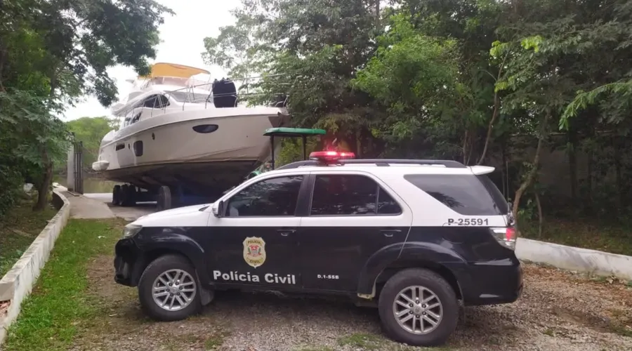 Barco roubado avaliado em R$ 3 milhões é recuperado no Litoral Norte de SP