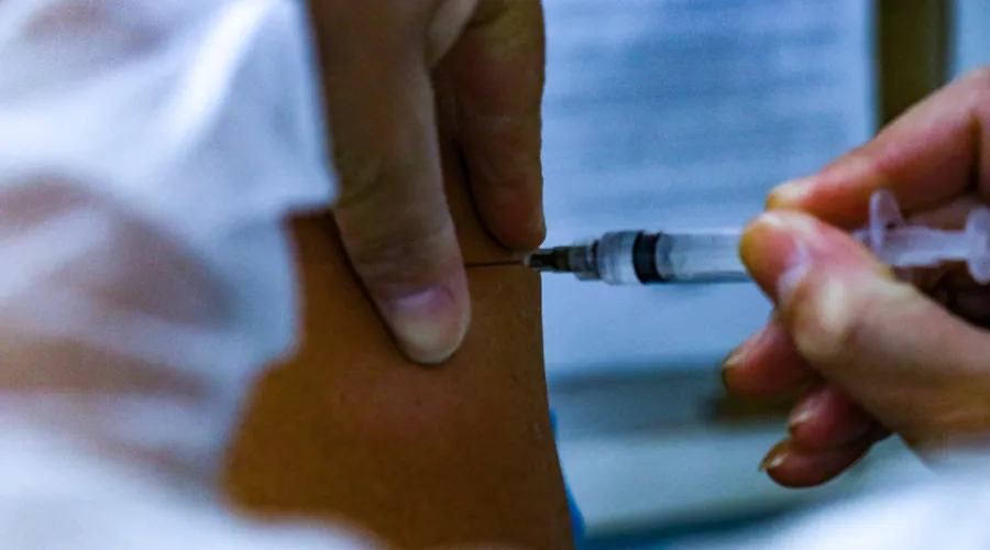 Na capital fluminense são 237 postos de vacinação, funcionando de segunda a sexta-feira, em horário comercial, e aos sábados de manhã.