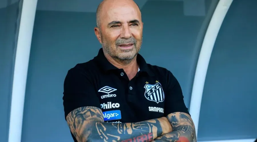Sampaoli já treinou o Santos e Atlético-MG no futebol brasileiro