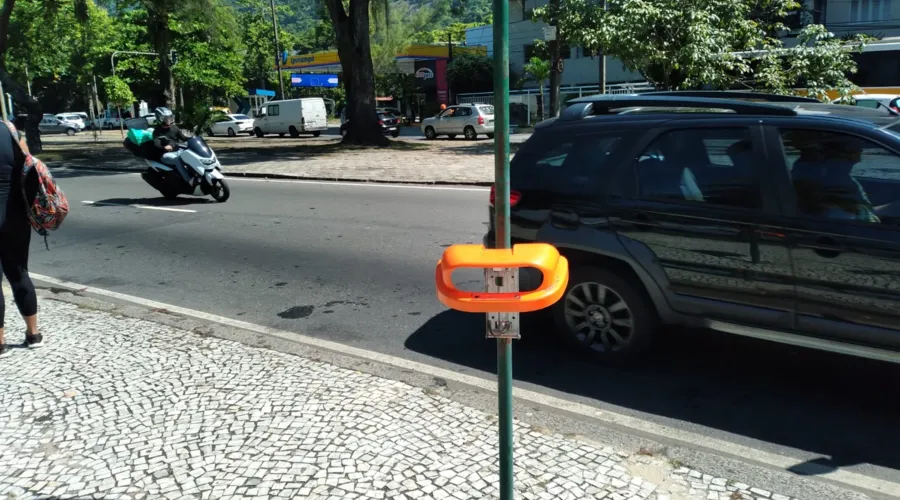 Em média, de 500 a 600 unidades são furtadas/vandalizadas por mês na cidade do Rio