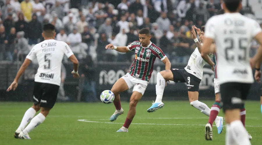 Os gols do Timão foram anotados por Róger Guedes e a partida contou com o retorno do meia Renato Augusto