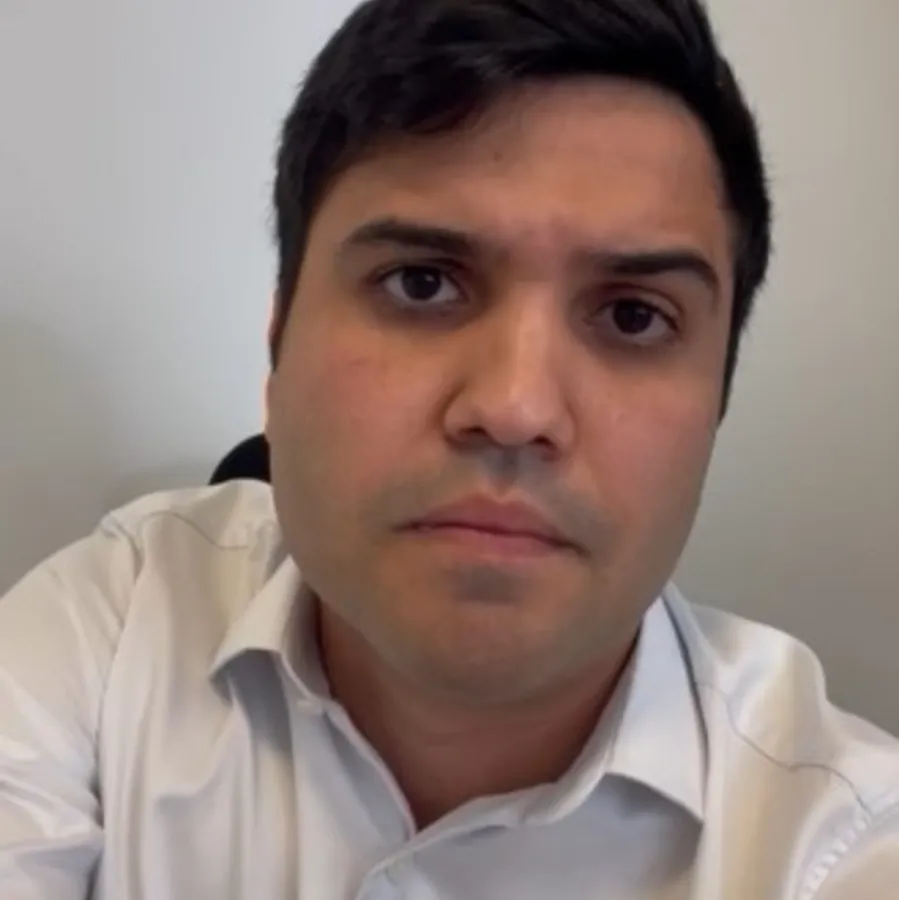 O secretário municipal de Educação do Rio, Renan Ferreirinha, publicou um vídeo comentando o caso