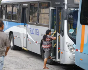 Imagem ilustrativa da imagem Passagem de ônibus mais cara gera indignação em Niterói