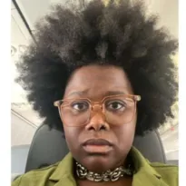 Imagem ilustrativa da imagem Cantora que apontou racismo em aeroporto pede tempo para se cuidar