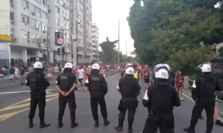 Imagem ilustrativa da imagem Confusão entre torcedores termina com 72 presos no Rio; vídeo