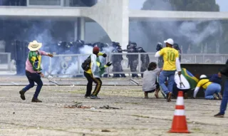 Imagem ilustrativa da imagem Presa no Paraguai acusada de atuar nos ataques de 8 de janeiro