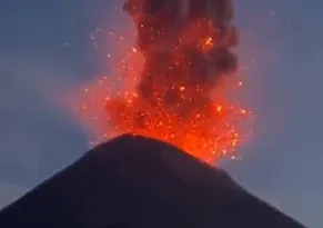 Imagem ilustrativa da imagem Vulcão Etna, o mais ativo da Europa, entra em erupção; veja o vídeo
