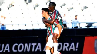 Imagem ilustrativa da imagem Cano marca, Fluminense vence e assume ponta da tabela