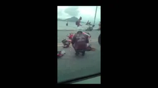 Imagem ilustrativa da imagem Duas pessoas ficam feridas em acidente de moto na Zona Sul de Niterói