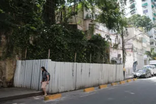 Imagem ilustrativa da imagem Risco de desabamento preocupa moradores em rua de Niterói