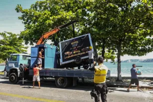 Imagem ilustrativa da imagem Operação retira trailers irregulares na Zona Sul de Niterói