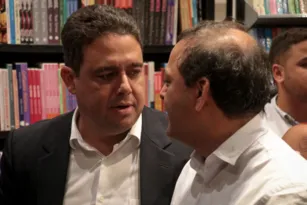 Imagem ilustrativa da imagem Felipe Santa Cruz reforça aliança e chance de chapa com Rodrigo Neves