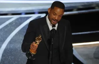 Imagem ilustrativa da imagem Will Smith é banido do Oscars após tapa em Chris Rock; entenda