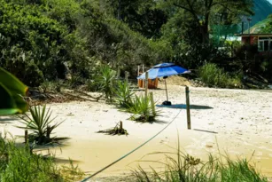 Imagem ilustrativa da imagem Agredido após discussão por espaço de areia em praia de Niterói