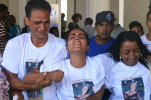 Imagem ilustrativa da imagem 'Quero minha menina', clama mãe da pequena Raquel em velório no Rio