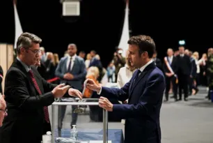 Imagem ilustrativa da imagem Macron é reeleito Presidente da França com 58,54%