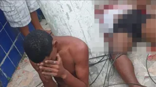 Imagem ilustrativa da imagem Vídeo flagra assaltantes sendo espancados por populares em Nova Iguaçu