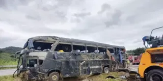 Imagem ilustrativa da imagem Vídeo mostra ônibus da dupla Conrado & Aleksandro em alta velocidade