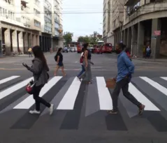 Imagem ilustrativa da imagem Metaverso? Mais uma faixa de pedestres em Niterói é pintada em 3D