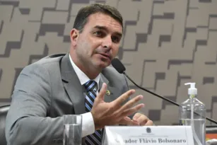 Imagem ilustrativa da imagem MPRJ pede anulação de denúncias contra Flávio Bolsonaro