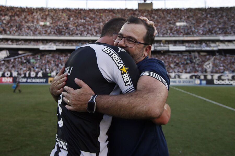 Demissão de Enderson Moreira anuncia um novo Botafogo