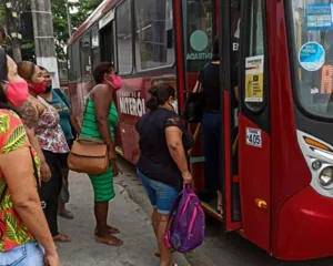 Imagem ilustrativa da imagem Linhas de ônibus sofrem mudanças em Niterói; entenda