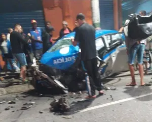Imagem ilustrativa da imagem PM morre em grave acidente com viatura na Baixada Fluminense
