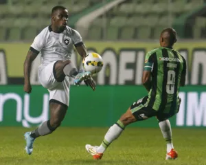 Imagem ilustrativa da imagem Botafogo repete erros e sofre goleada do América em Minas