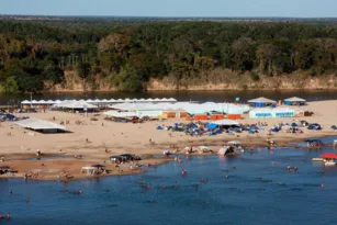 Imagem ilustrativa da imagem Tocantins quer privatizar praia por três anos; entenda