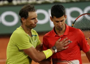 Imagem ilustrativa da imagem Rei do saibro, Nadal bate Djokovic e avança no Roland Garros