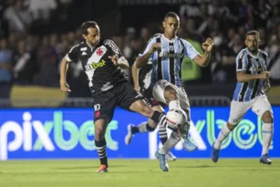 Imagem ilustrativa da imagem Vasco empata com o Grêmio e freia sequência em São Januário