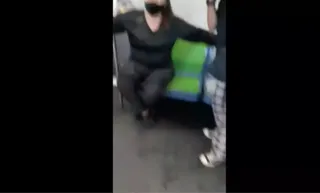 Imagem ilustrativa da imagem Passageira é presa por injúria racial dentro de metrô