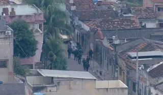 Imagem ilustrativa da imagem Bandidos sequestram ônibus durante operação da PM no Rio