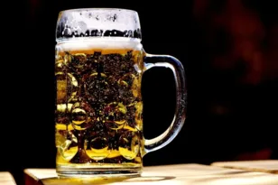 Imagem ilustrativa da imagem Estudo mostra que tomar uma cerveja por dia faz bem à saúde